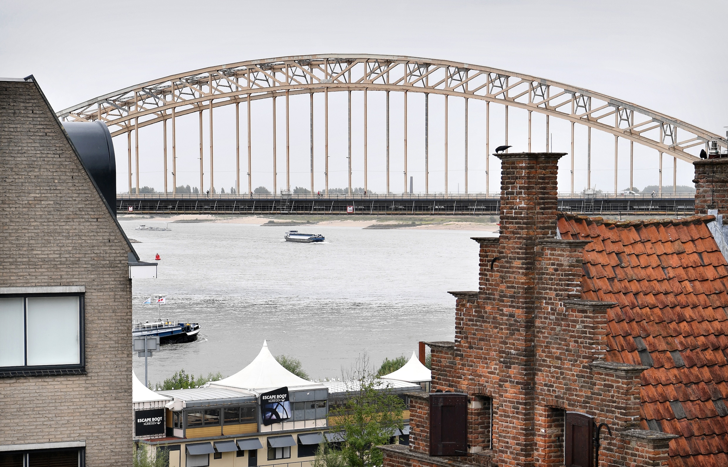 Nijmegen Treurt Over Afbladderend Icoon Een Verfje Zit Er Voor De