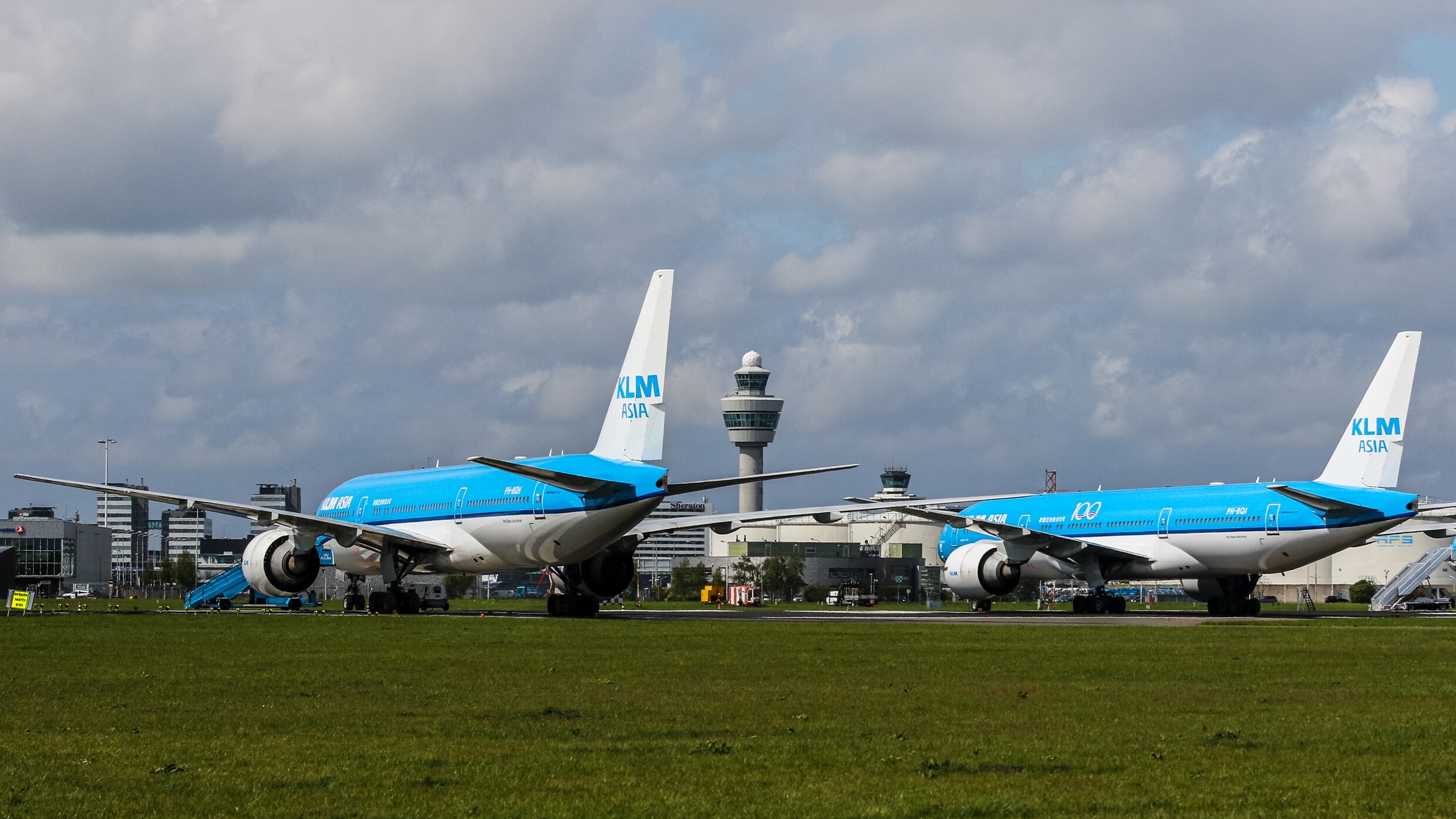 Inspectie Personeel Schiphol Staat Onnodig In Schadelijke Dampen Door