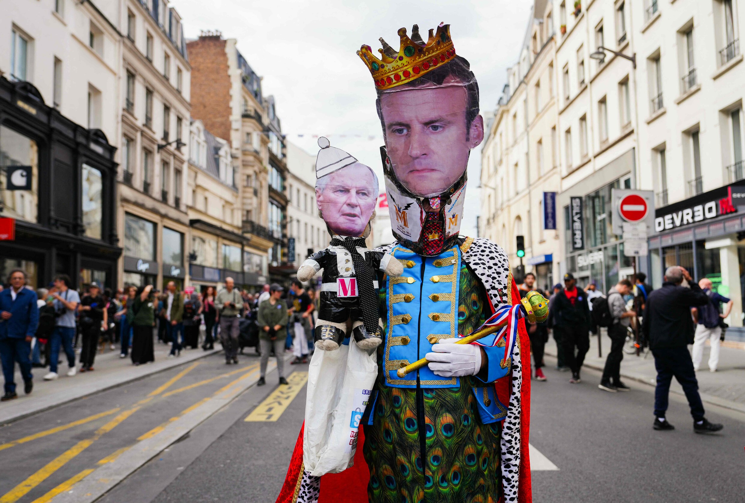 Nieuwe Franse Regering Bestaat Bij Genade Van Radicaal Rechtse Marine