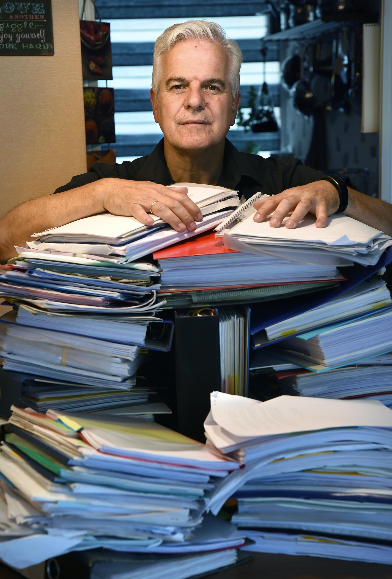 Bas van 't Hoff: 'Als ik al deze mappen zie, denk ik: waar heb ik de kracht vandaan gehaald?'