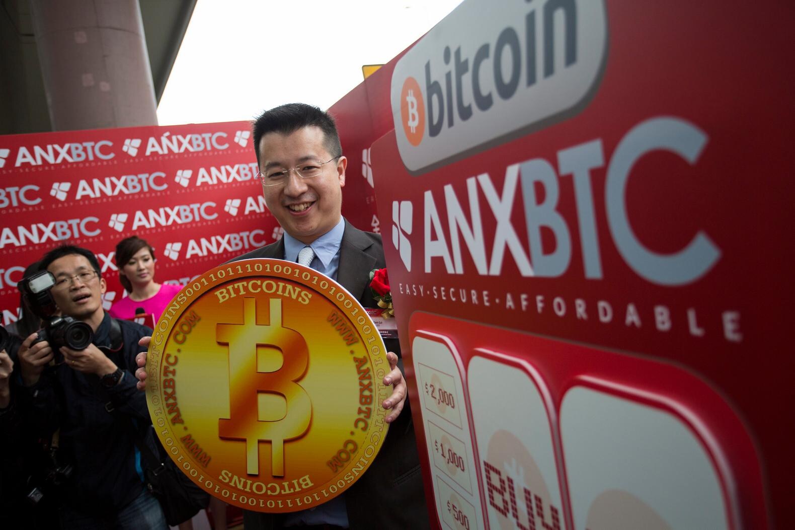 China verbiedt lancering van nieuwe digitale munten: koers cryptomunt  Bitcoin in vrije val | de Volkskrant