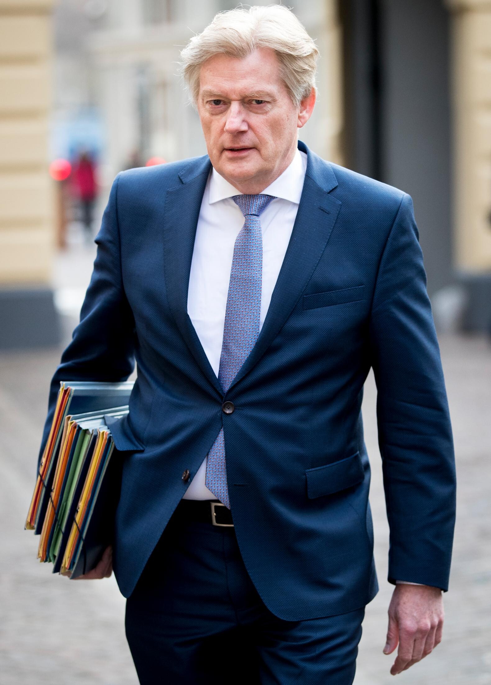 Ongemerkt 2.1 miljard extra voor ouderenzorg: het perfecte politieke ...