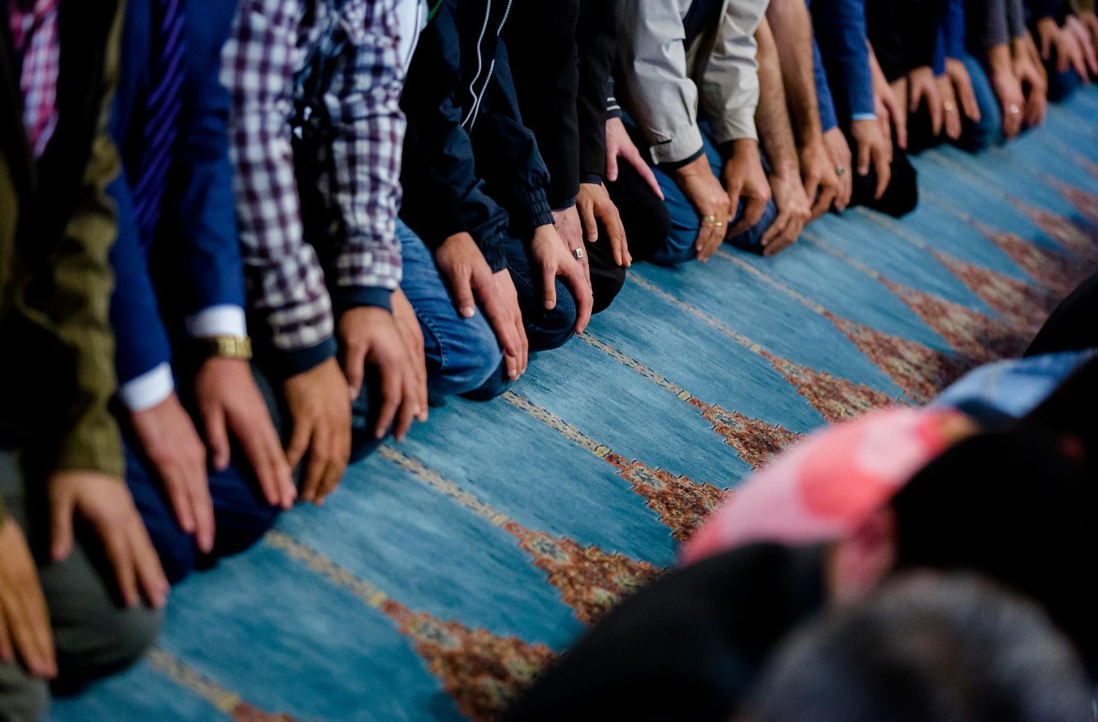 Nederlandse moslim voelt zich vaker gediscrimineerd en minder verbonden met Nederland