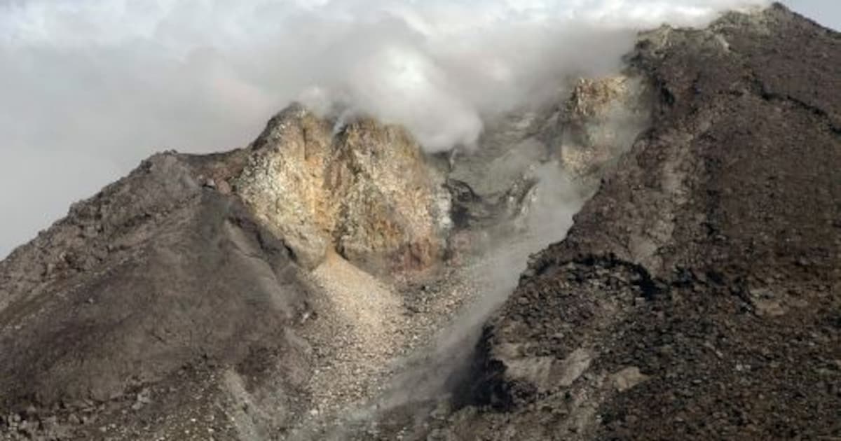 Indonesië Getroffen Door Vulkaanuitbarsting En Tsunami | De Volkskrant