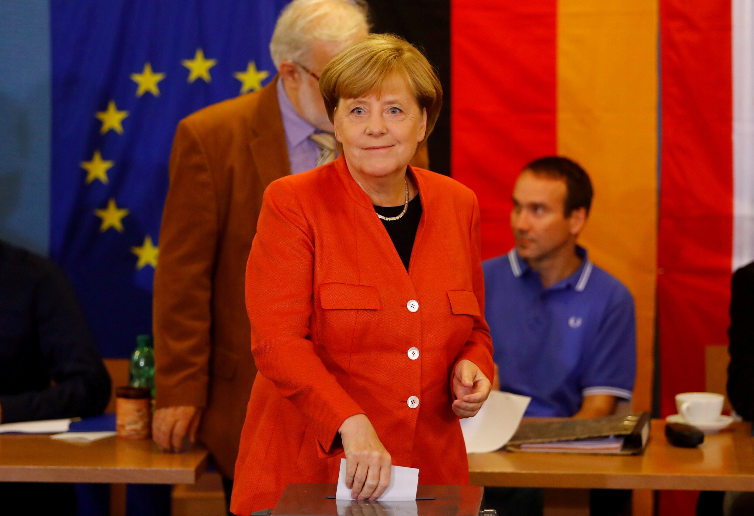 Teruglezen - Merkel grootste, demonstraties tegen AfD en volgens ...