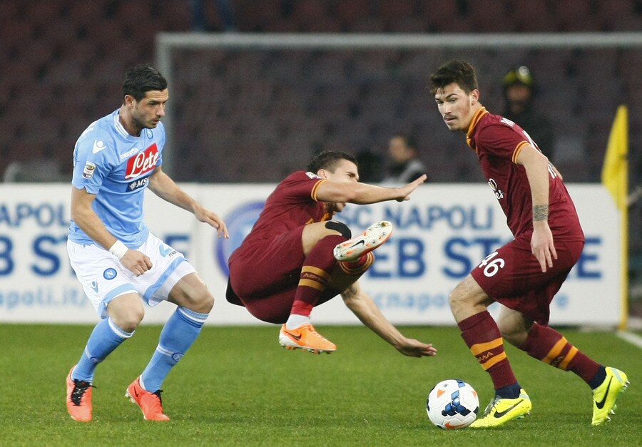 het-moment-waarop-kevin-strootman-zich-blesseert
