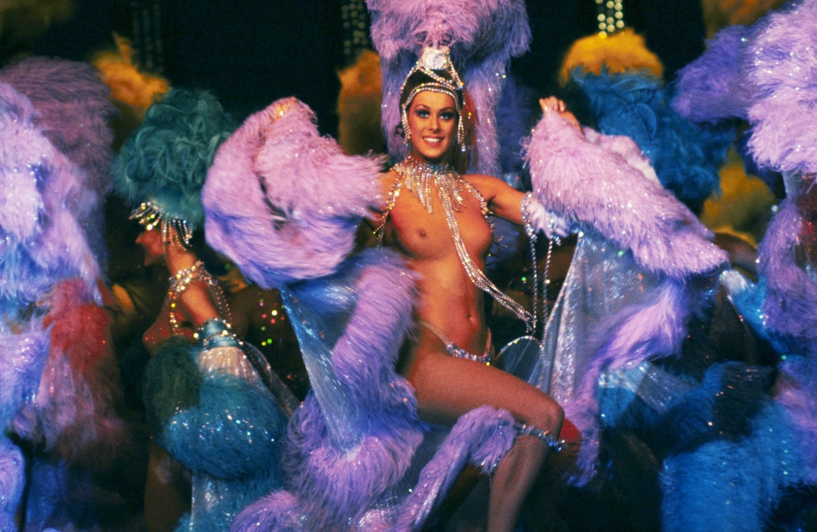 Na 125 jaar is de Moulin Rouge niet langer erotisch, maar wel populair | de  Volkskrant