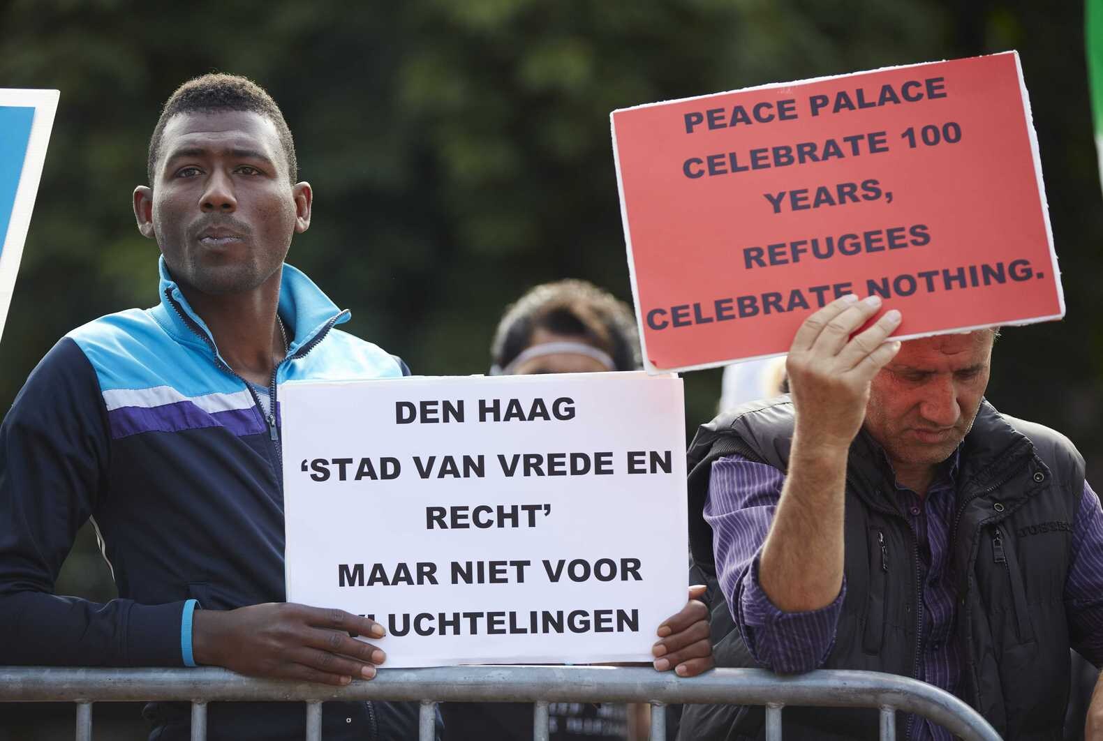 VN-rapporteur Philip Alston noemde het schrijnend dat de Nederlands regering 'in deze donkere dagen voor kerst niet eens 0,01 procent van haar jaarlijkse begroting wil besteden aan hulp aan mensen die leven in absolute ellende en armoede'.