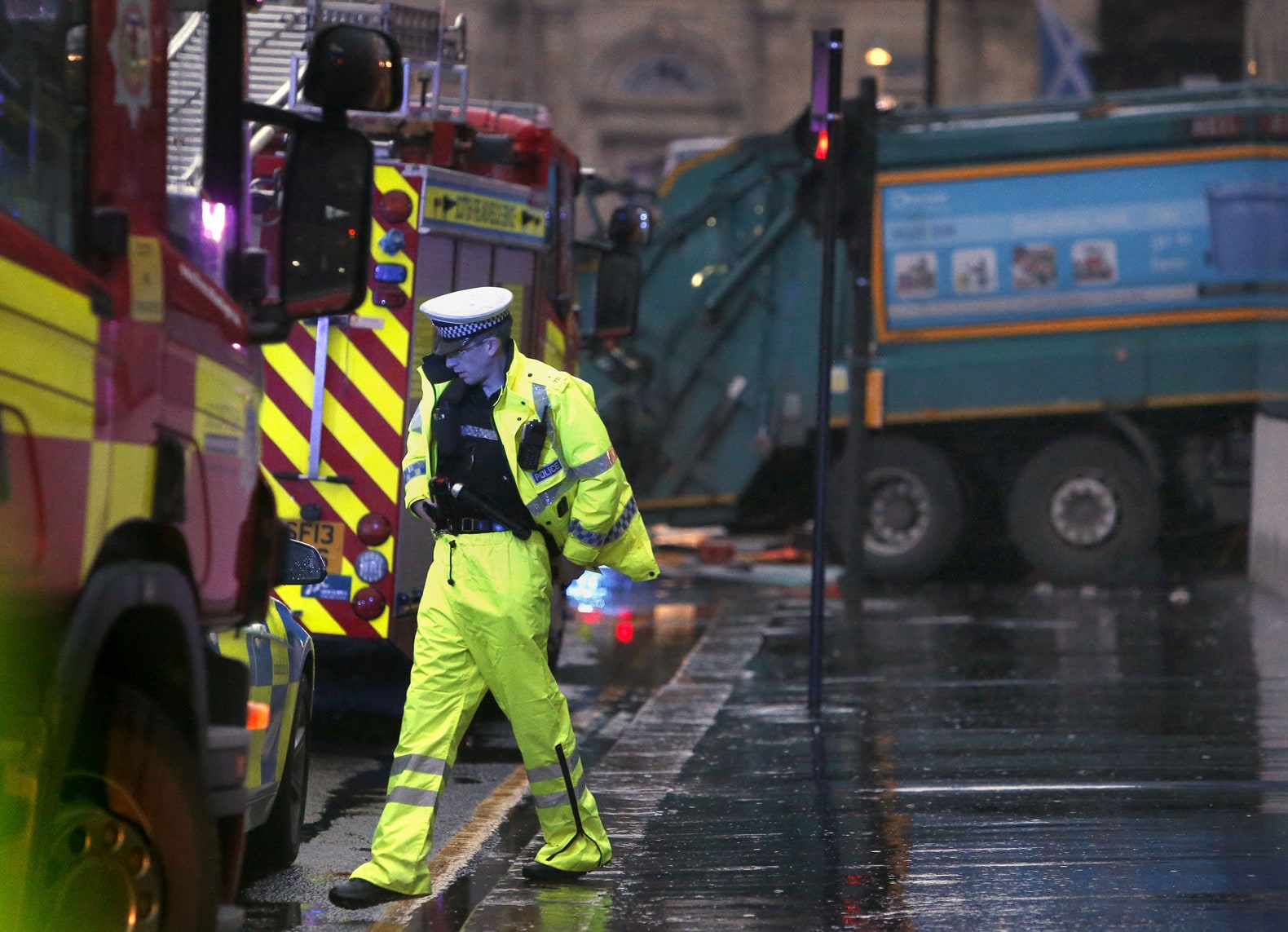 Stuurloze vuilniswagen in Glasgow: 6 doden