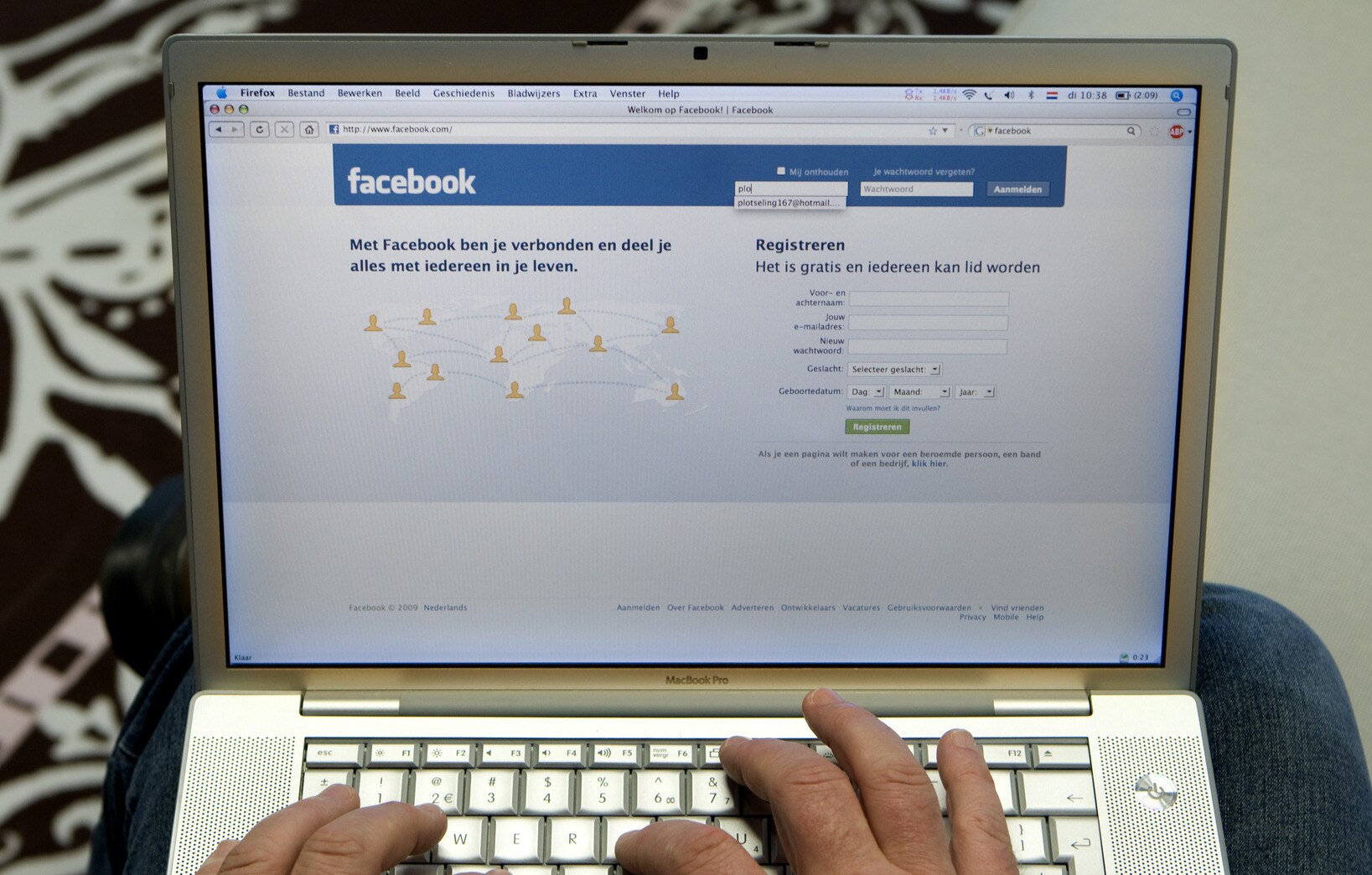 Facebook-uitlatingen leiden tot ontslag