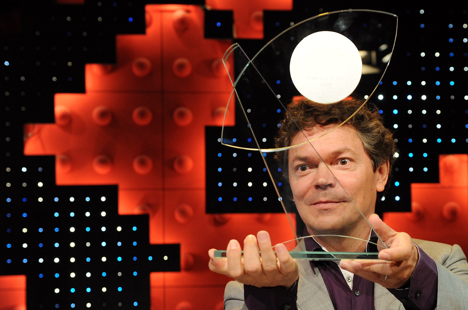 In 2010 won Verbraak de Zilveren Nipkowschijf voor het programma Kijken in de Ziel.