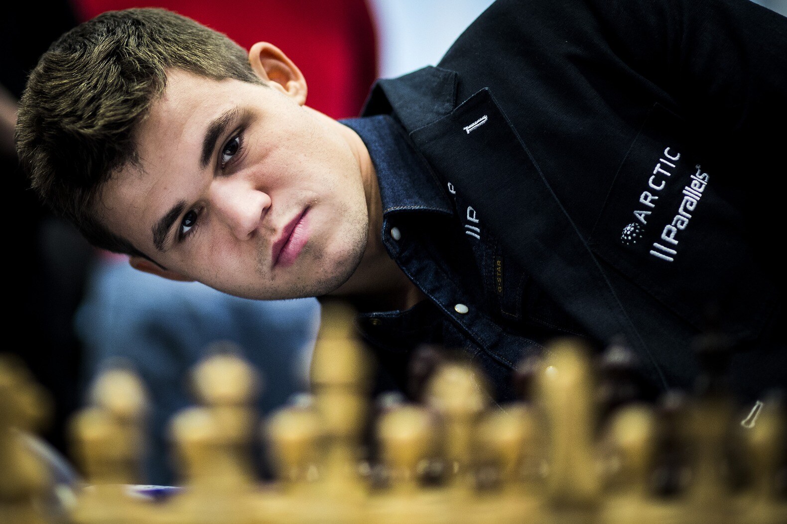 Tata pronkt met Magnus Carlsen | de Volkskrant