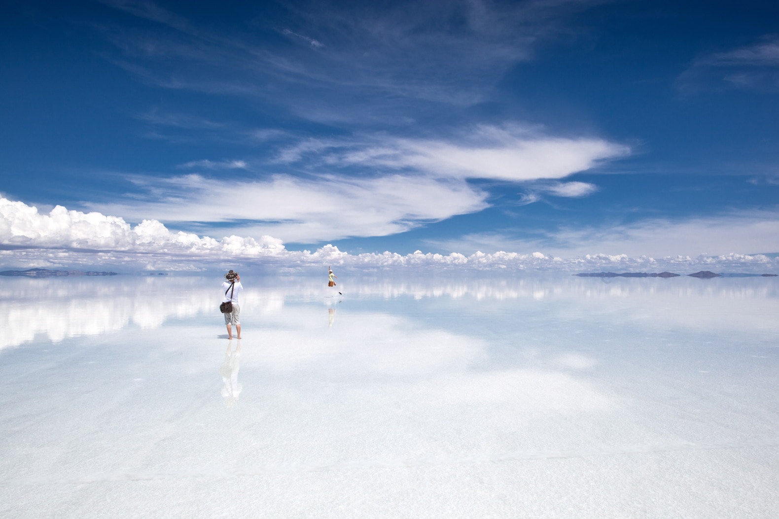 Xotinim va qiz dostim porno bilan yotishga ketdi