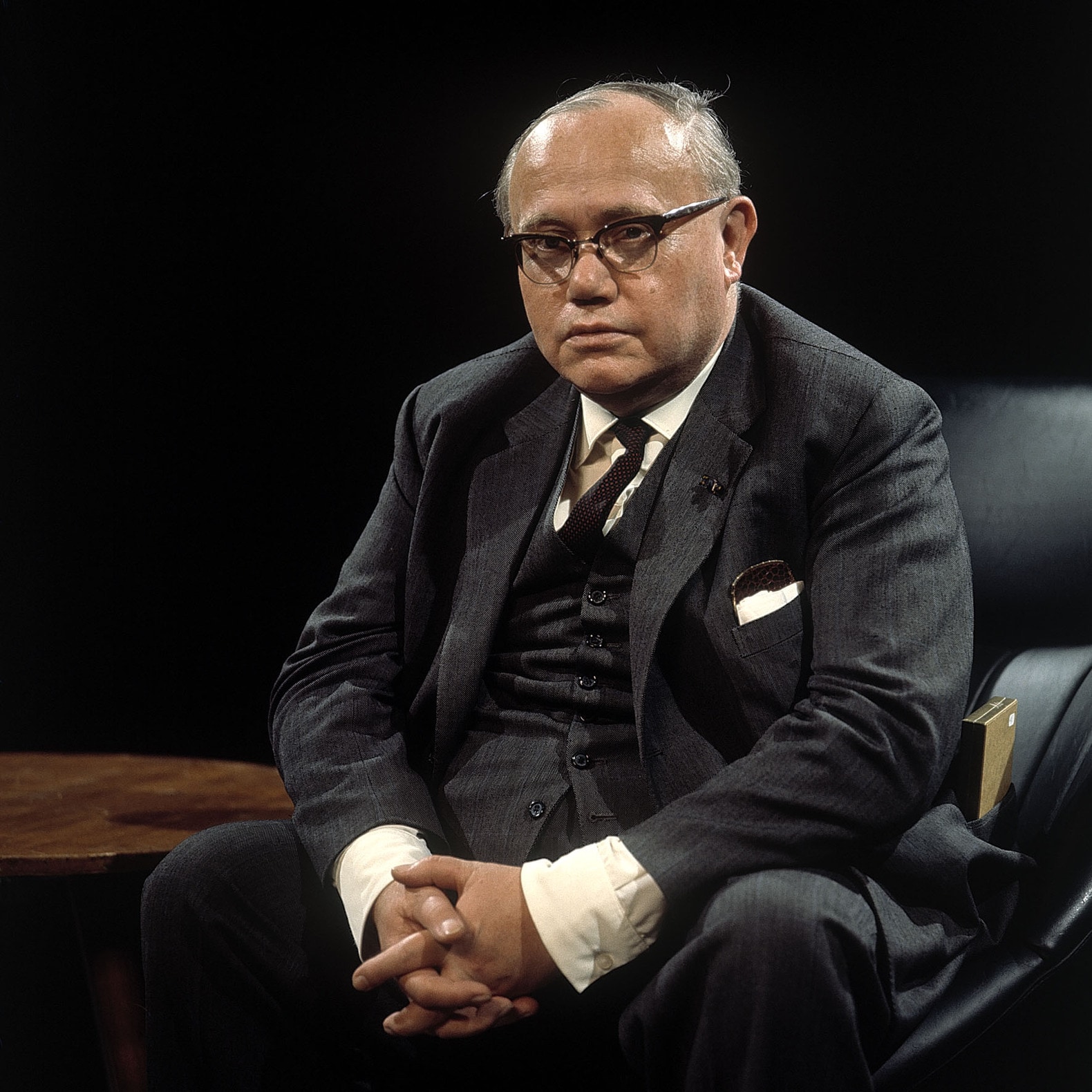 Van Riel was bezienswaardigheid in de politiek | de Volkskrant