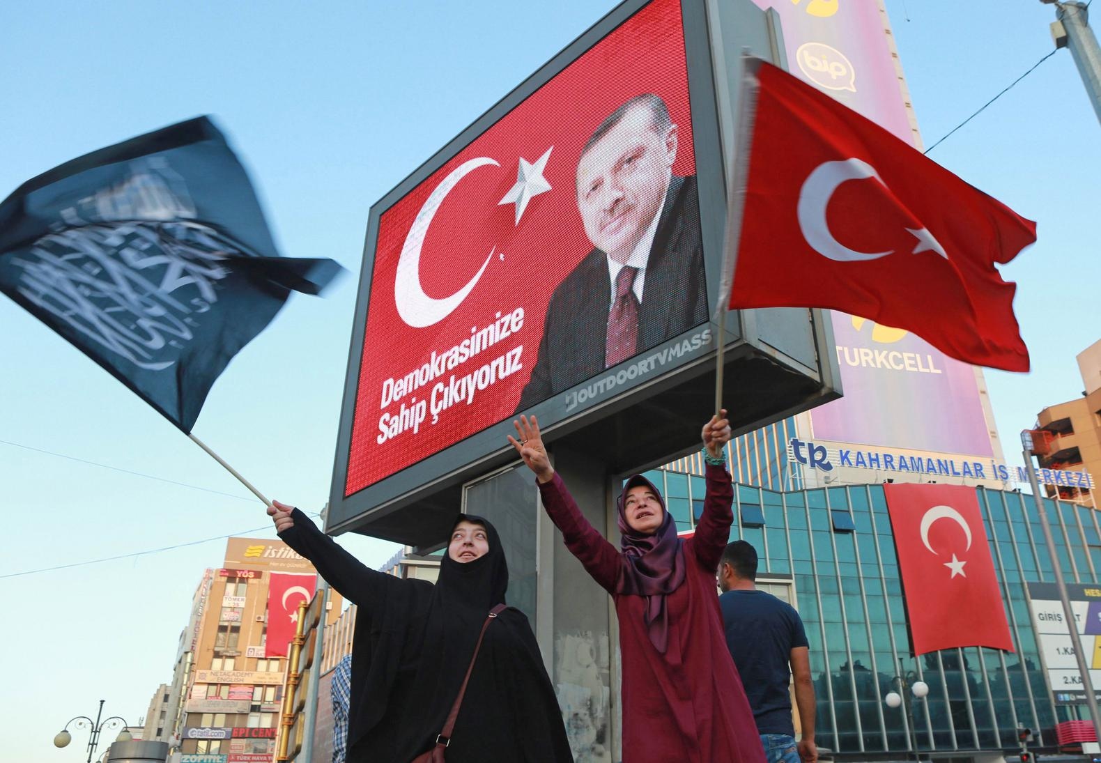 Turkse aanklagers eisen twee keer levenslang en 1.900 jaar tegen Gülen