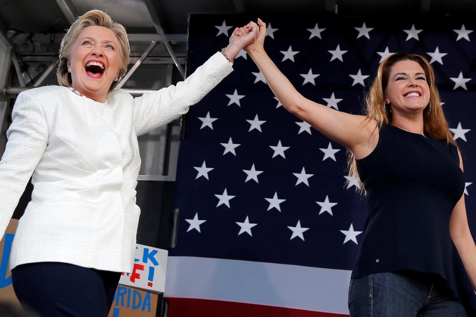 Trump hapt niet na harde persoonlijke aanvallen van Clinton | de Volkskrant