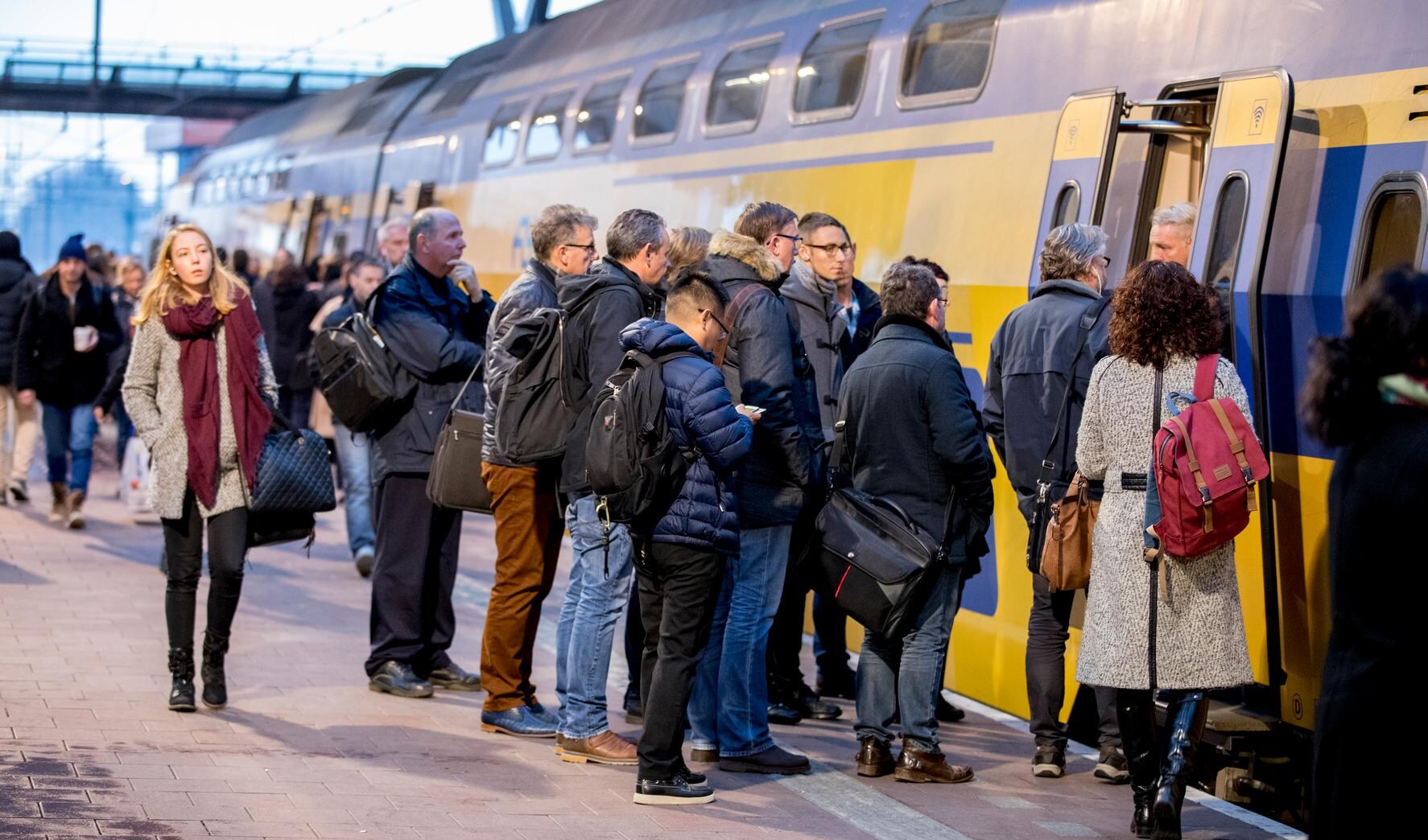 NS komt met ruim duizend extra nieuwe treinen, 'anders loopt Nederland hopeloos vast'