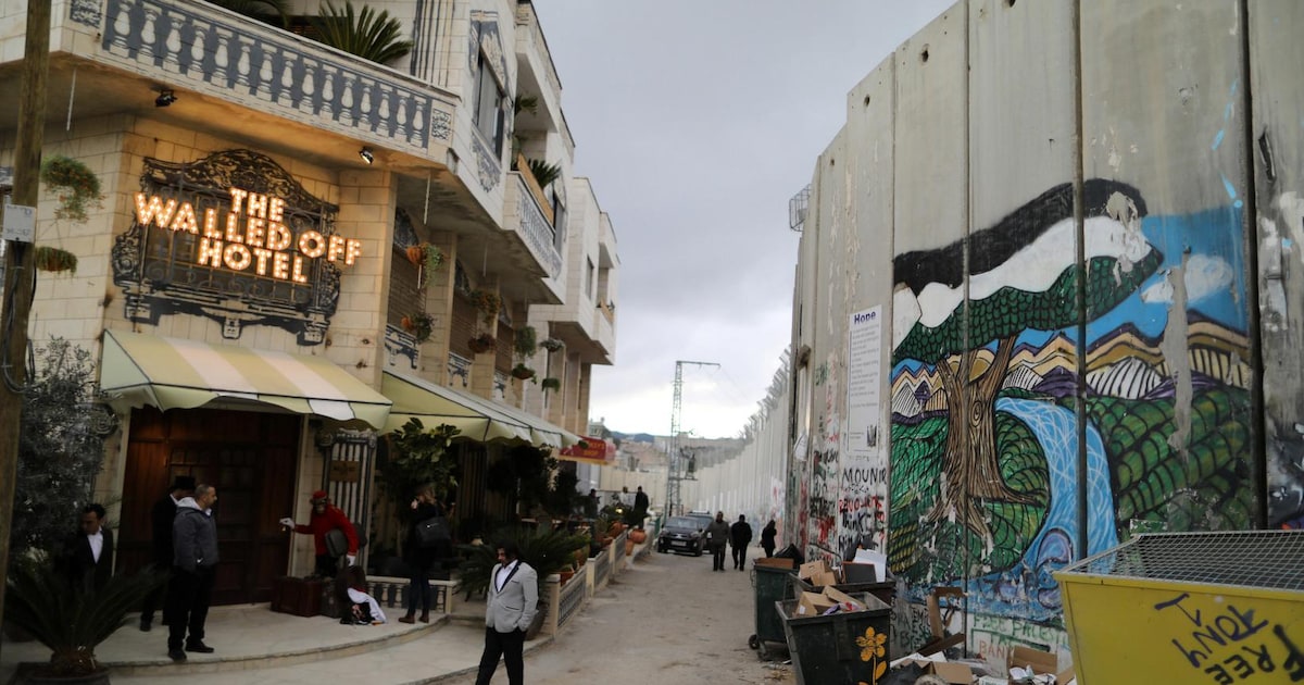 Het Walled Off Hotel van Banksy: uitzicht op een blinde muur | de
