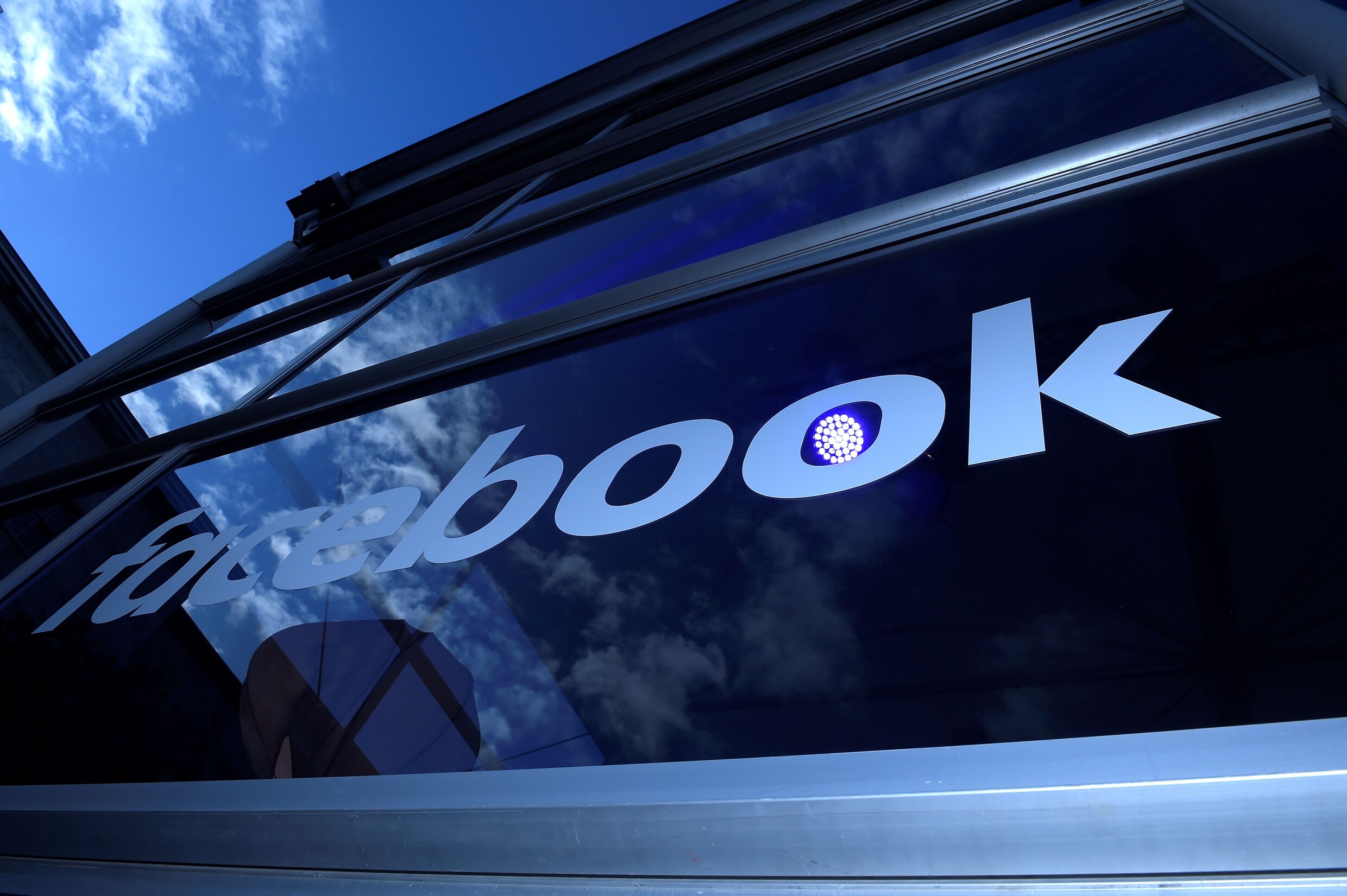 Facebook hoopt snapchattende tieners terug te krijgen met wéér een overname
