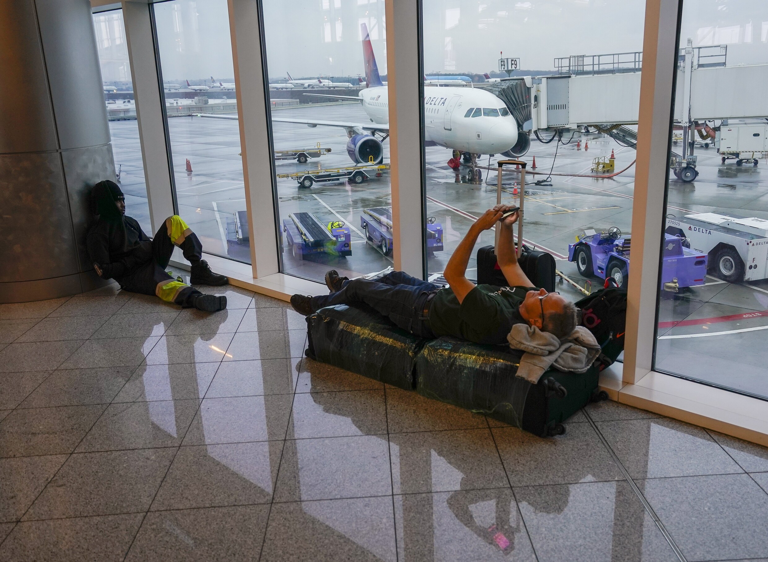 Duizenden passagiers gestrand na stroomstoring drukste vliegveld ter wereld