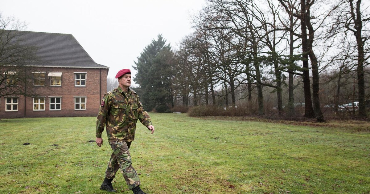 Volkskrant Ochtend: Grootschalige wanorde op kazerne Schaarsbergen | Camiel Eurlings werkt aan 'publ