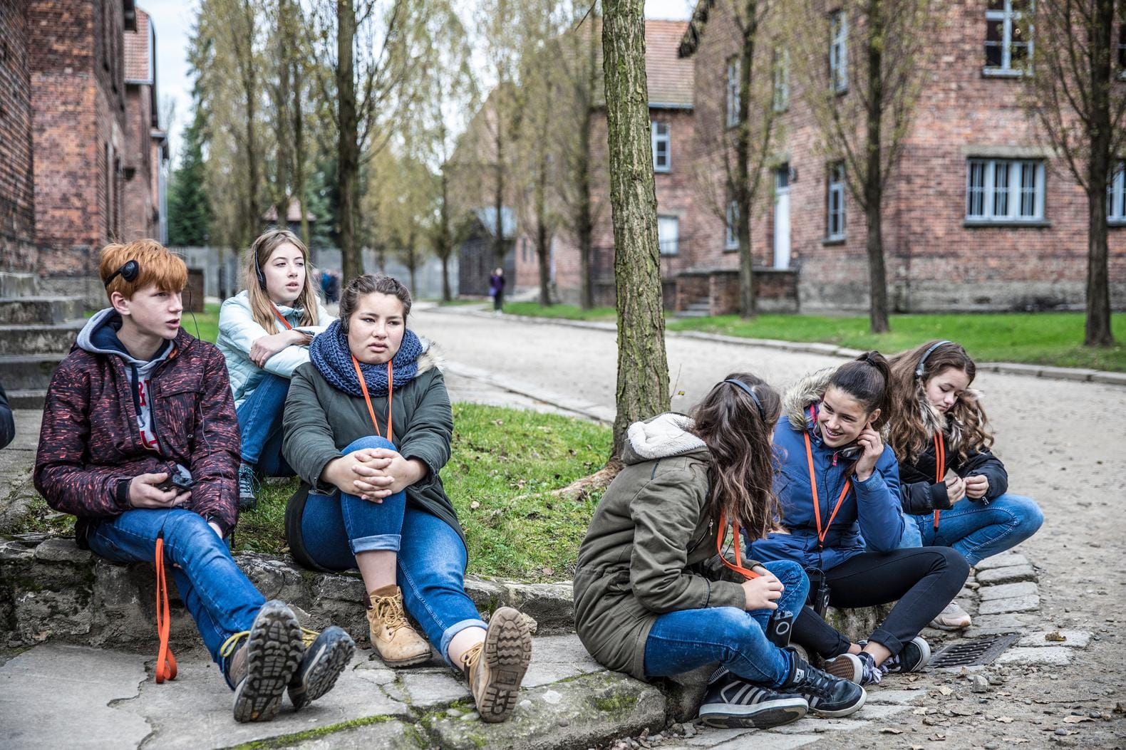 Kaya Bouma reisde met leerlingen naar Auschwitz: zo kwam haar verhaal over racisme en respect tot stand