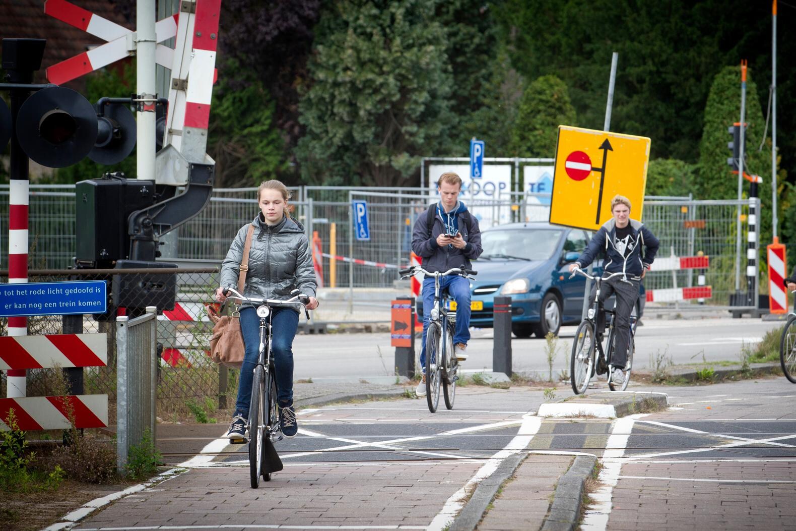 Dat appende fietsers levensgevaarlijk bezig zijn, blijkt lastig aan te tonen