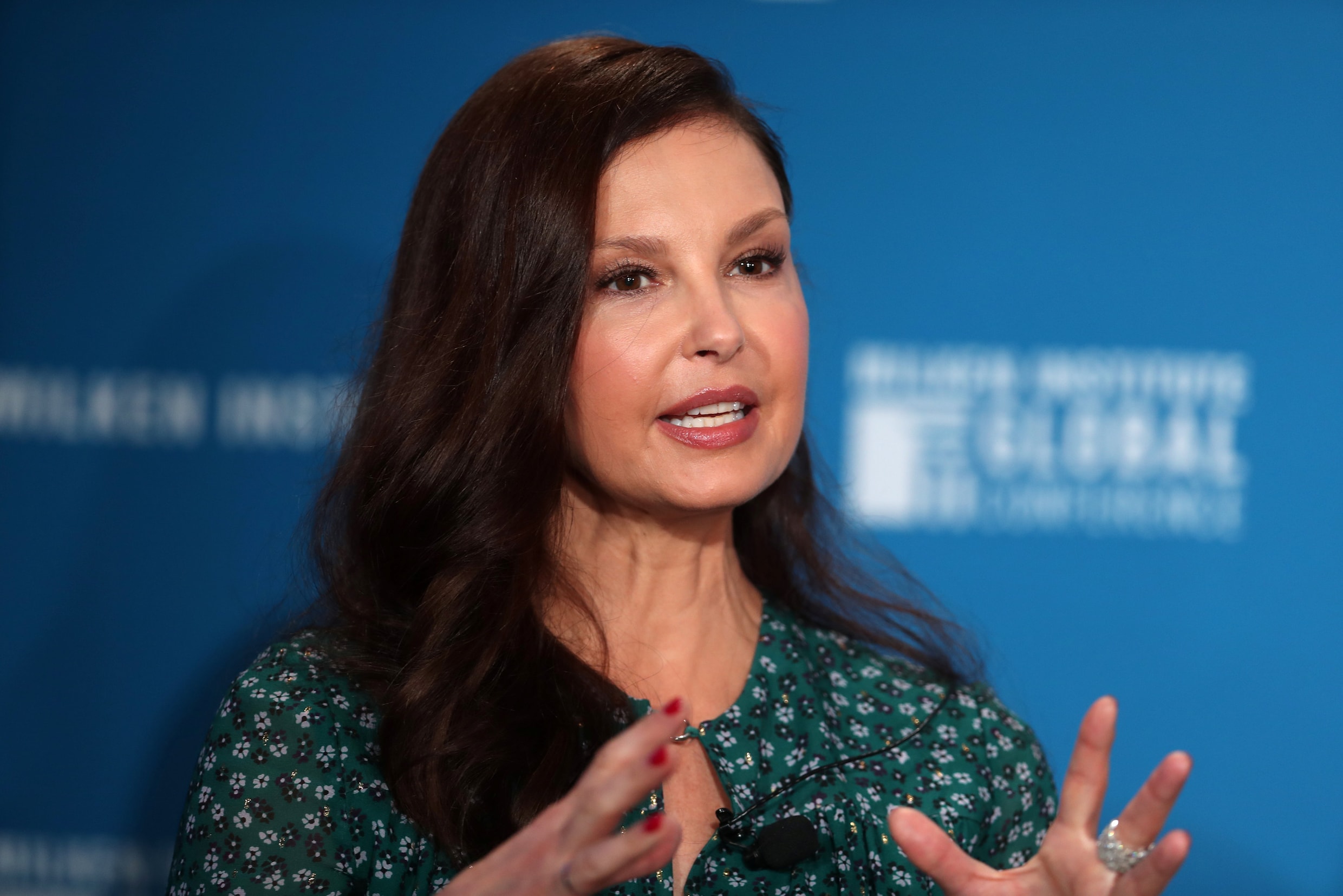 Actrice Ashley Judd klaagt Harvey Weinstein aan voor schade aan carrière |  de Volkskrant