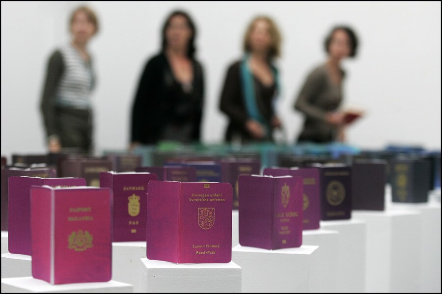 © ANP. Wie zijn wij eigenlijk, Nederlanders? Dat was het centrale thema van de tentoonstelling Be(com)ing Dutch in het Van Abbemuseum in Eindhoven in 2008.