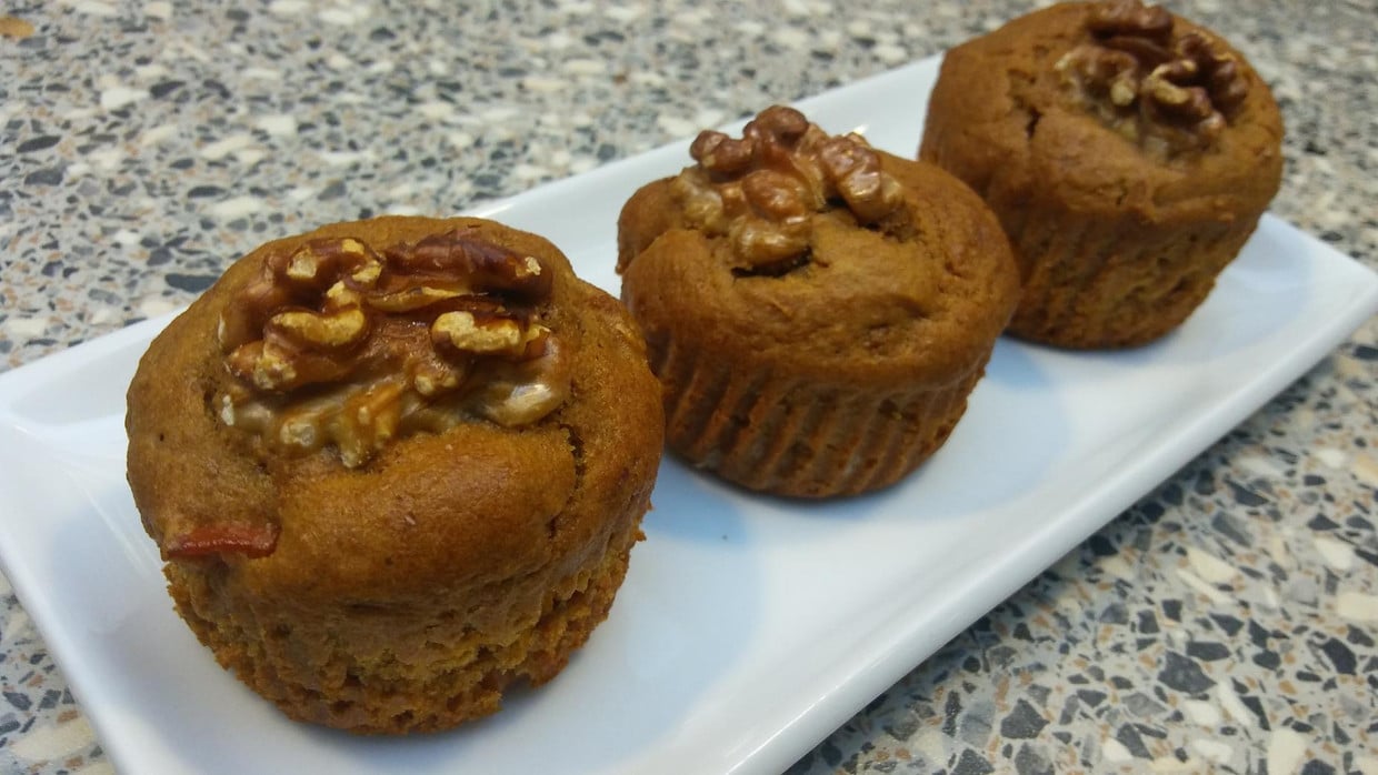 Zoete pompoenmuffins met walnoot