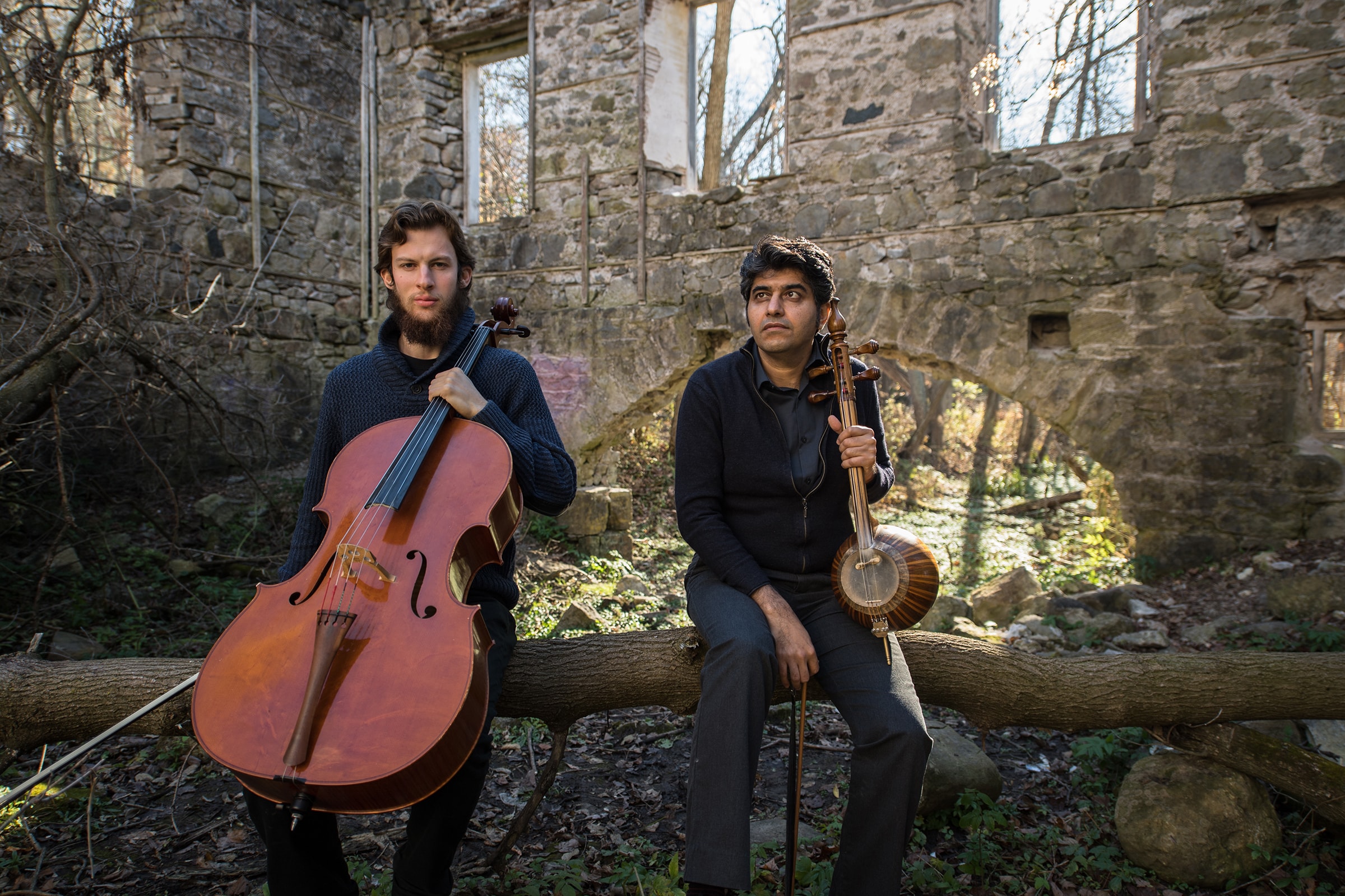 Het Canadese duo Kamancello bestaande uit Raphael Weinroth-Browne en Shahriyar Jamshidi.