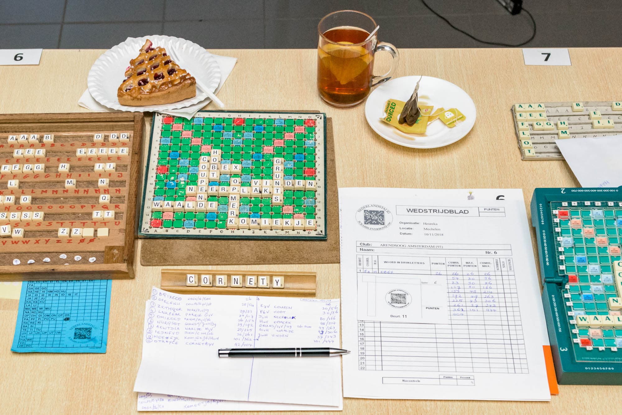 Een spelletje? Scrabble is topsport, zo blijkt uit een middag steentjes  leggen in Mechelen | de Volkskrant