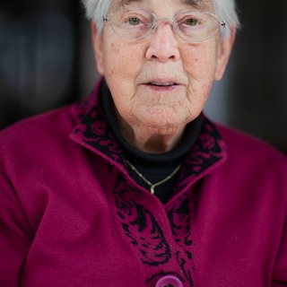 Alles wat je in je leven meemaakt, daar moet je doorheen. En niet omheen, wist ‘roze moeder’ Gerda Tolk (1932-2026)