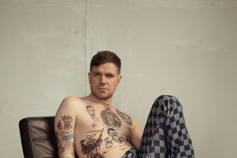 Levende tatoeagekunst: Jan Hoek heeft 30 zelfportretten op zijn huid