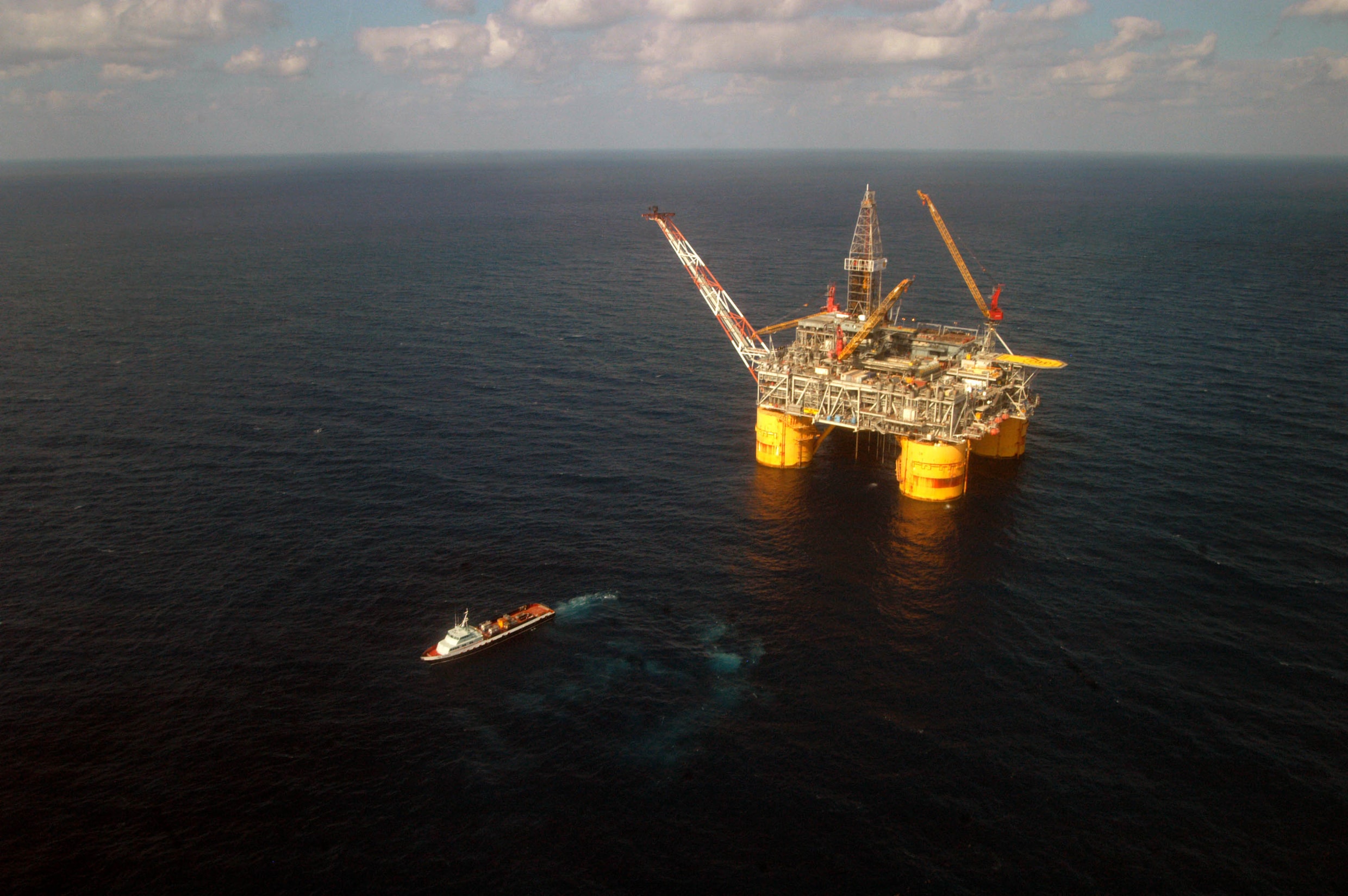 Hoe de dubieuze oliedeal tussen Shell en Nigeria tot stand kwam | de ...