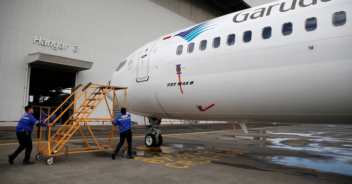 Maskapai penerbangan Indonesia Garuda telah membatalkan pesanan senilai  miliar untuk hampir 50 pesawat Boeing 737 MAX 8.