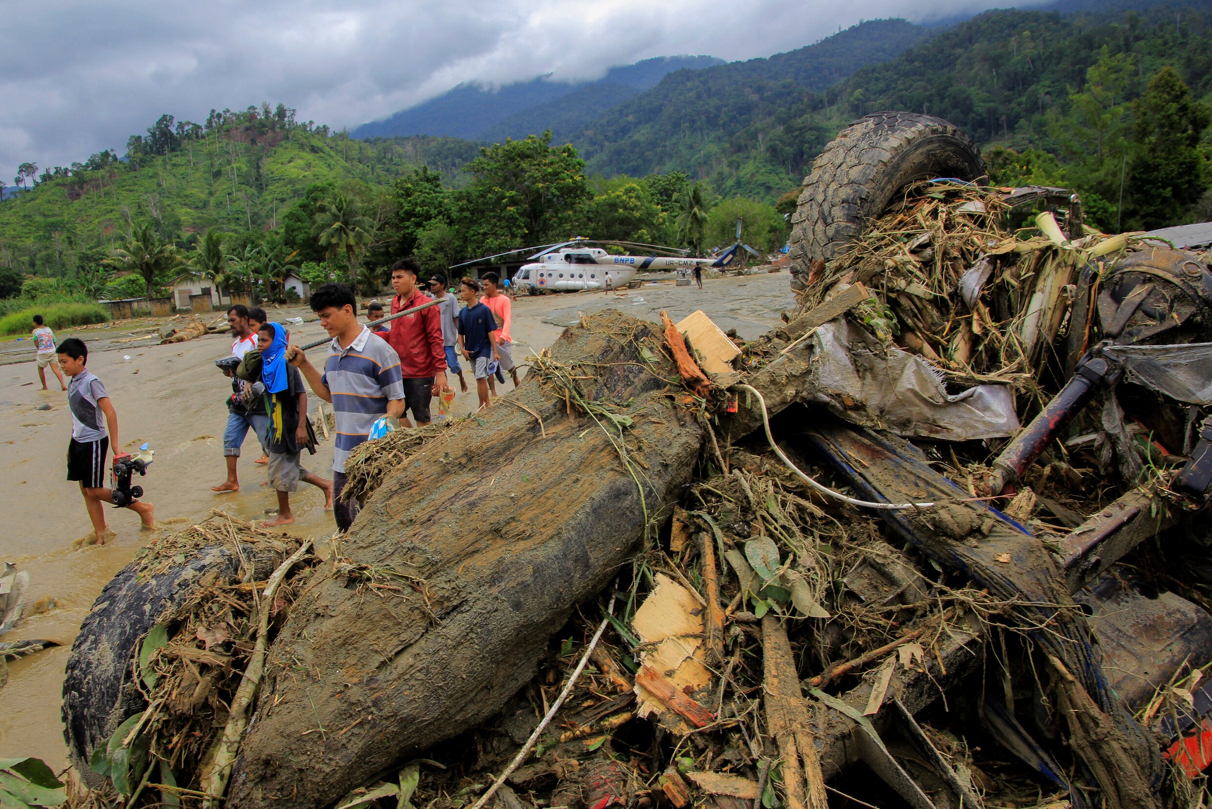 Tientallen Doden Door Overstromingen In Indonesische Provincie Papoea ...