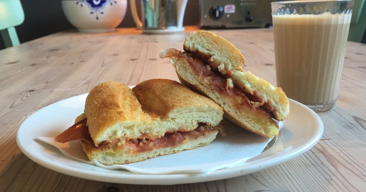 De Volkskeuken Spaanse Broodjes Met Een Tomatenprutje De Volkskrant