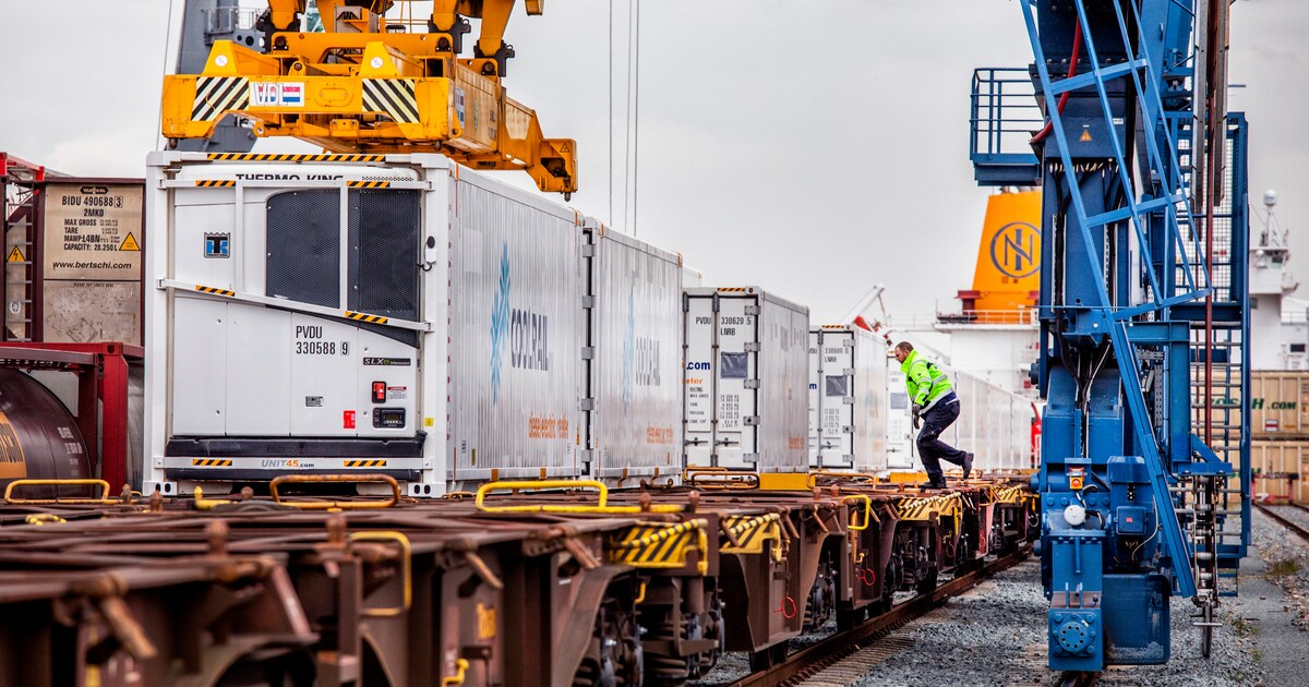 Spaans fruit komt voortaan per groene koeltrein naar Nederland – niet goedkoper, wel duurzamer