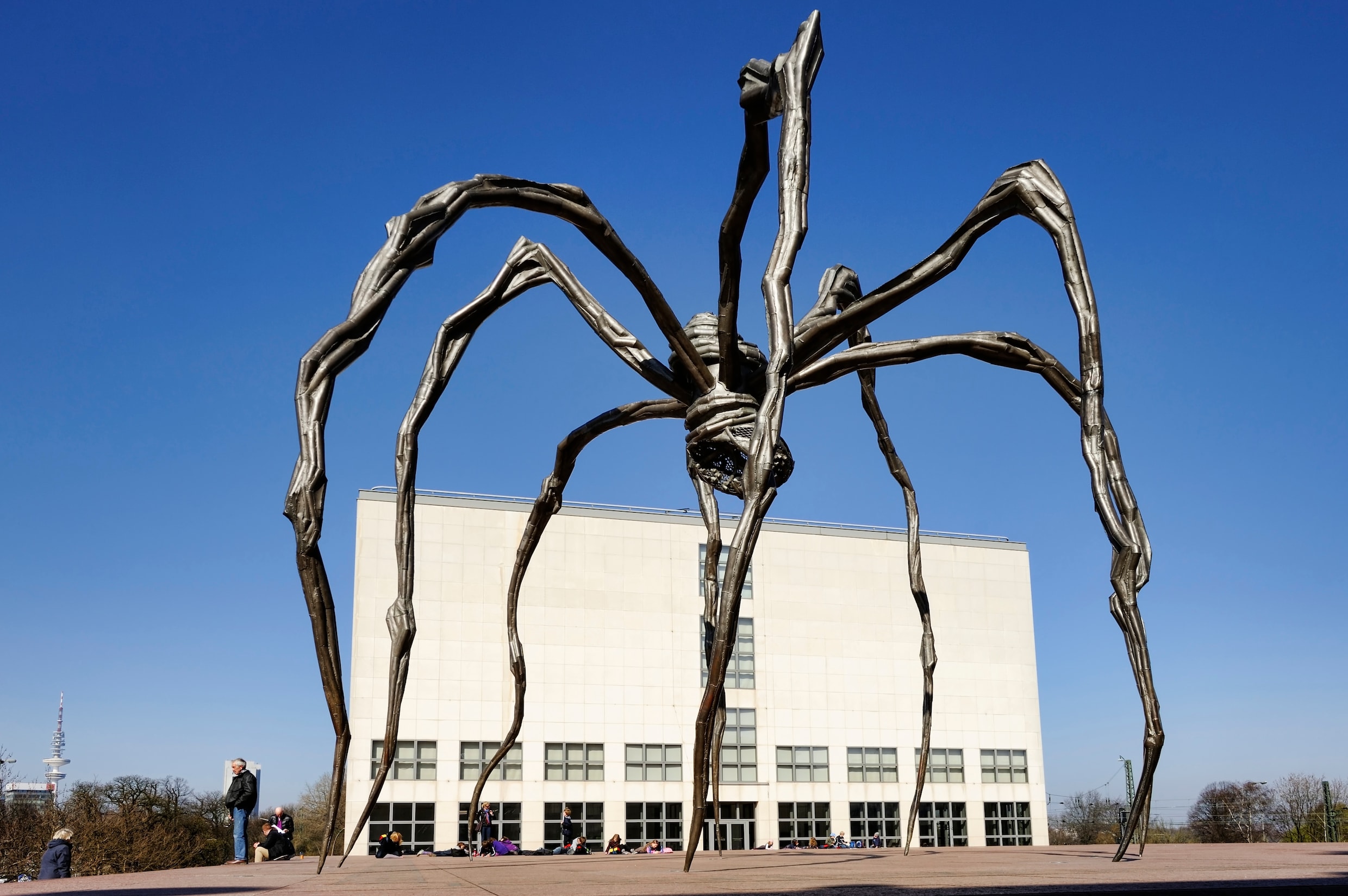 Louise Bourgeois' reuzenspinnen zijn groter dan haar trauma | de
