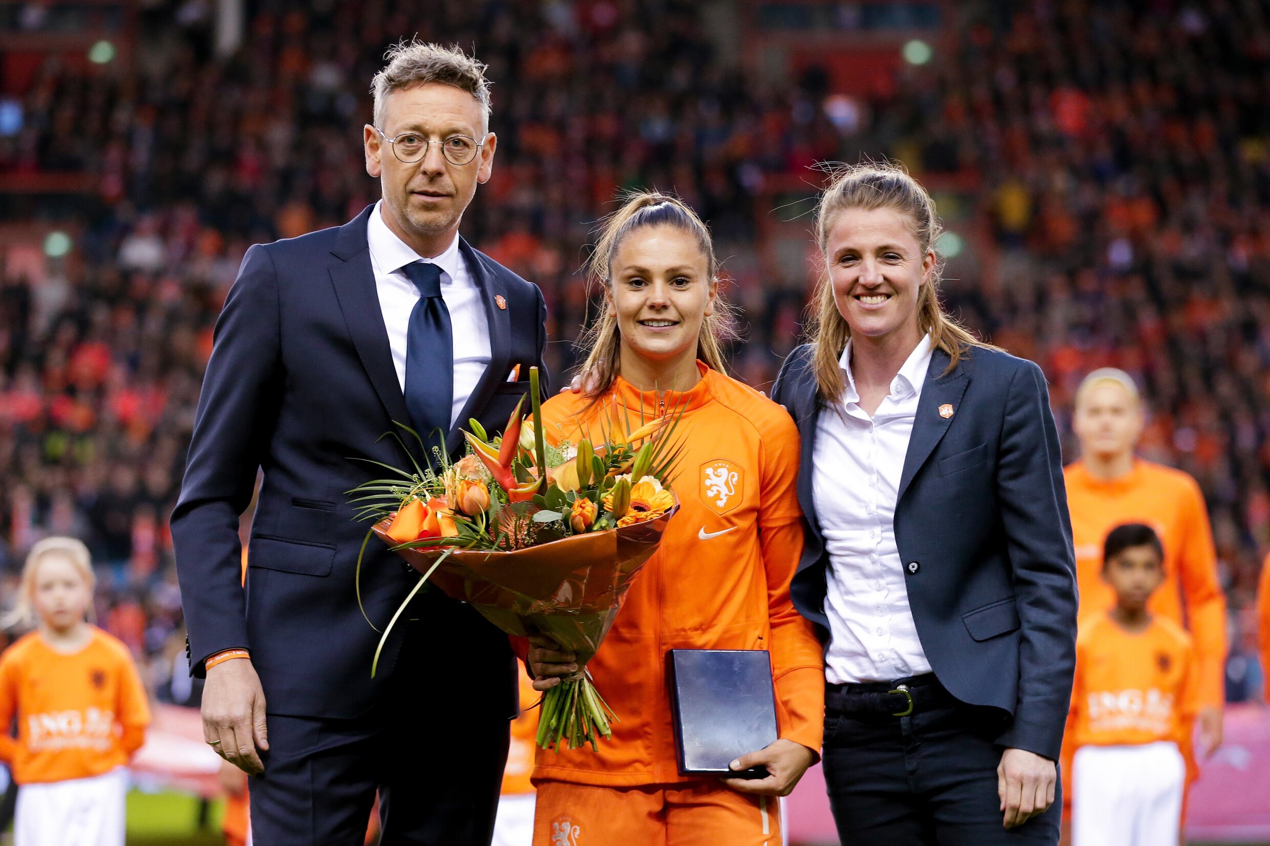 Actieplan KNVB: meer vrouwen als trainers, arbiters en bestuurders | de  Volkskrant