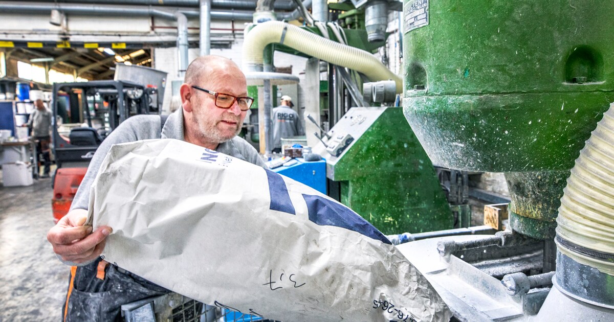 Boeren en molenaars helpen ambachtelijke verfmaker