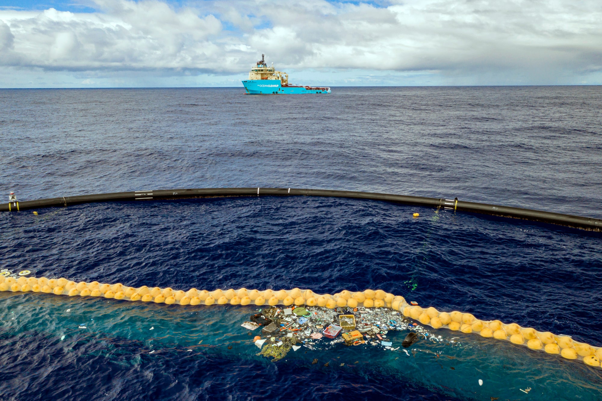 ‘Succesfoto’ van Boyan Slats plasticvanger baart biologen zorgen | de ...