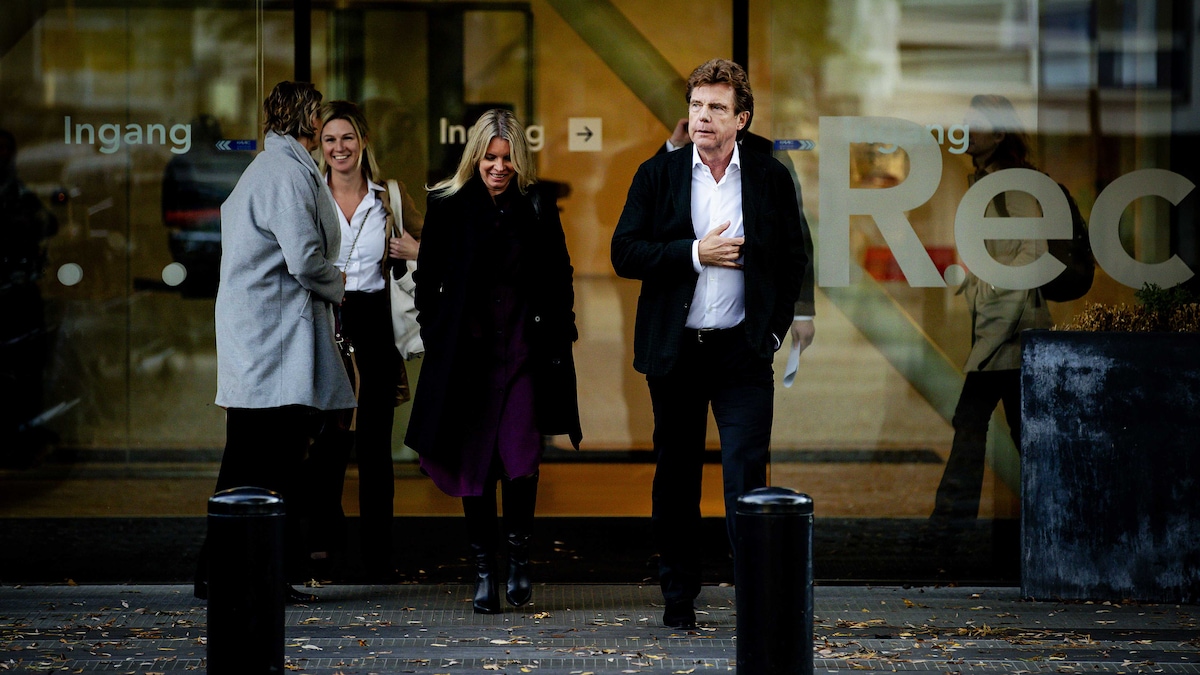 Zo houden John de Mol en Facebook elkaar in de juridische greep | de  Volkskrant
