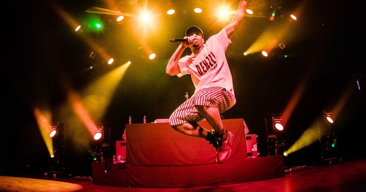 Moshpits én een dodenherdenking bij een extatische show van Denzel ...