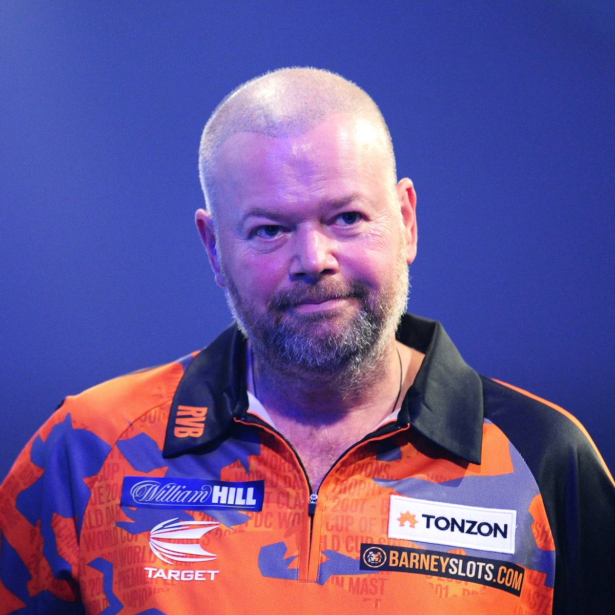 Raymond van Barneveld direct uitgeschakeld op zijn laatste WK