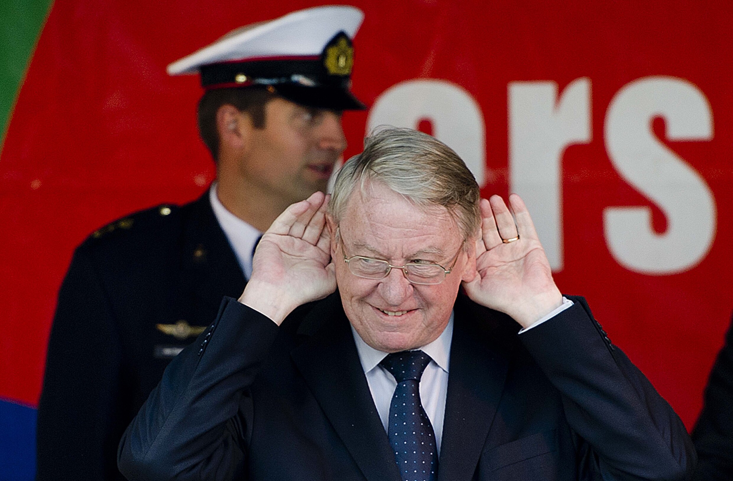 Defensie-minister Hans Hillen op de actiedag van militair personeel in Den Haag