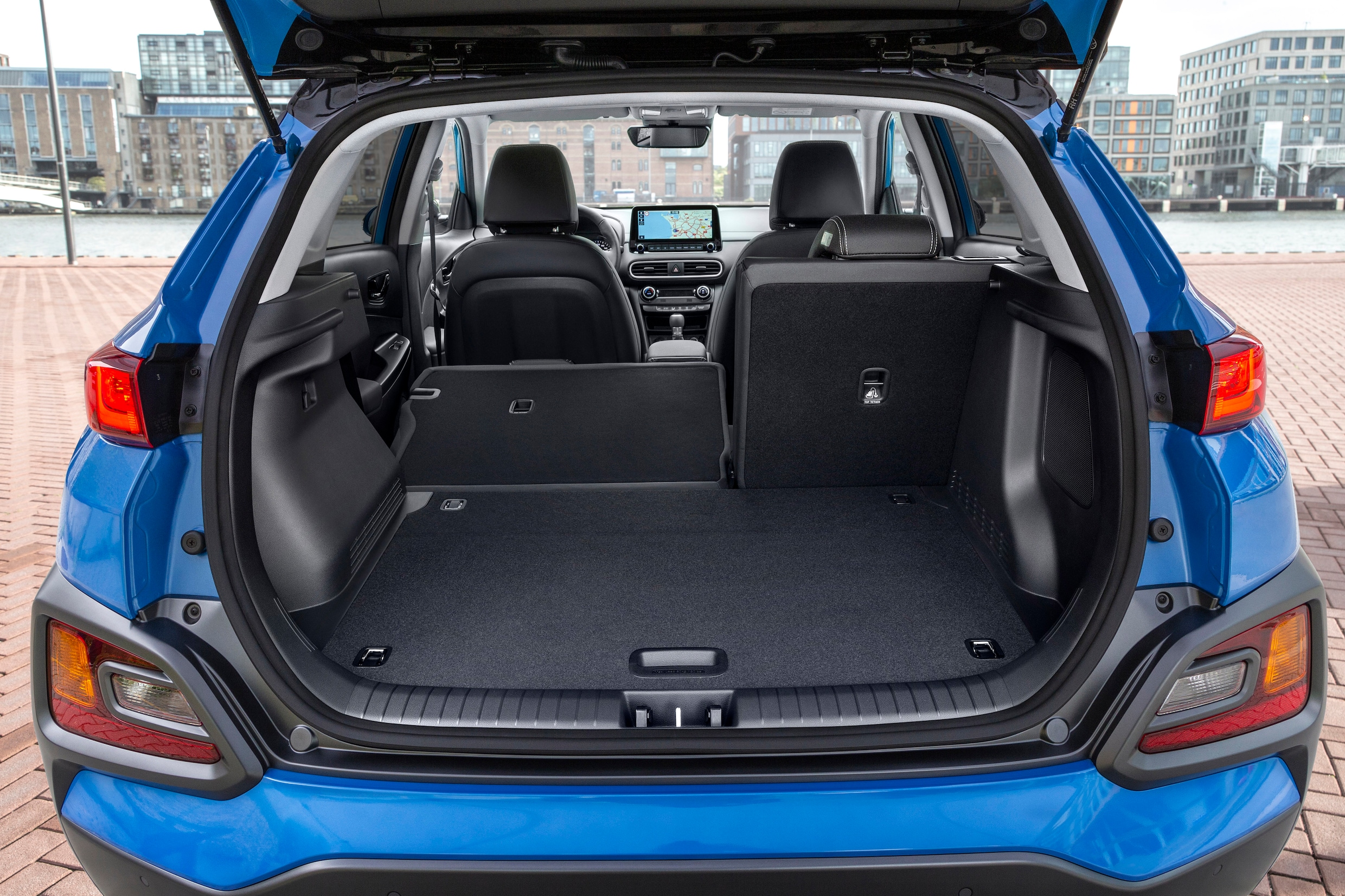 De Hyundai Kona Electric is een puike e-wagen die technologisch voorop  rijdt | de Volkskrant