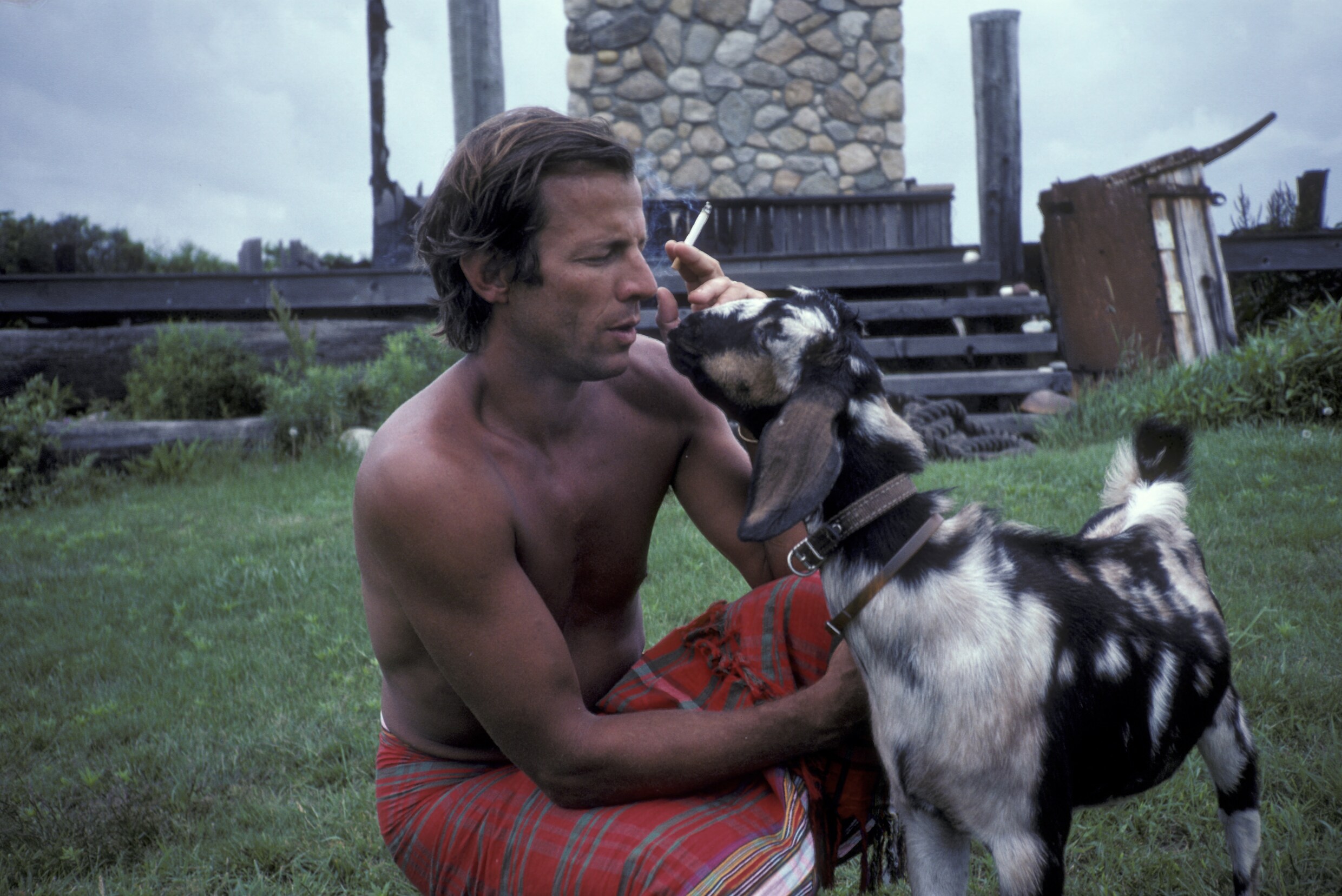 Wie doet het Peter Beard na? Zó onbezorgd zomers? | de Volkskrant