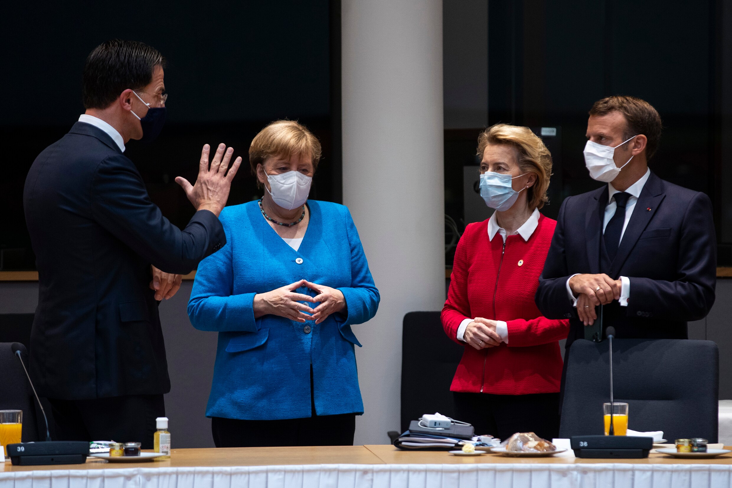 Belerende vinger van Rutte kan in Europa averechts gevolgen hebben | de ...